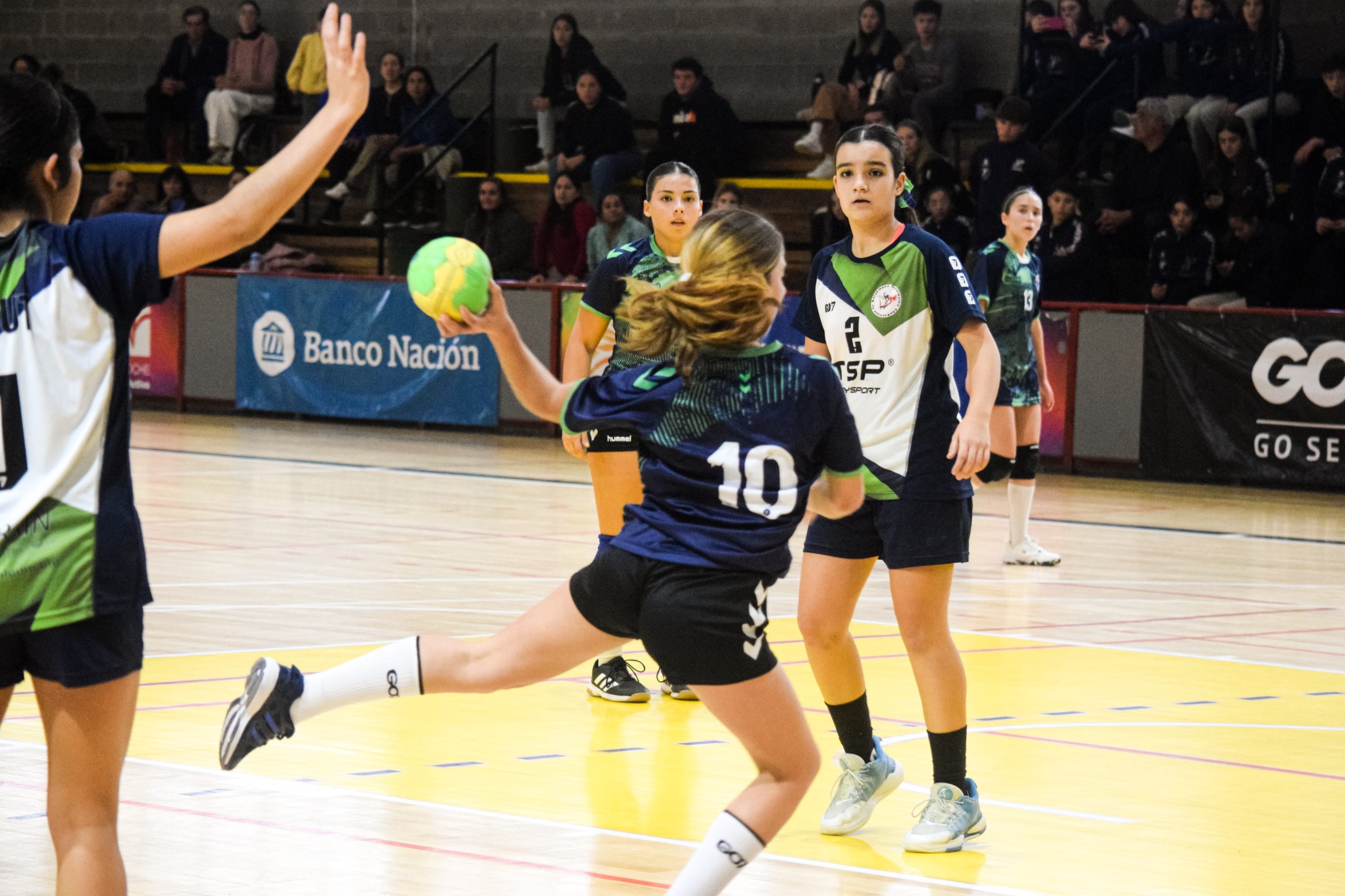 Argentino de Menores: las chicas ganaron y se metieron en cuartos de final