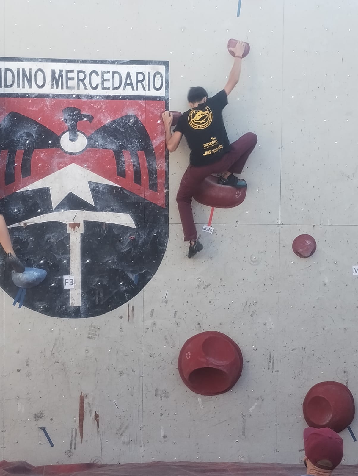 Excelente tarea en el Cuyano juvenil de escalada
