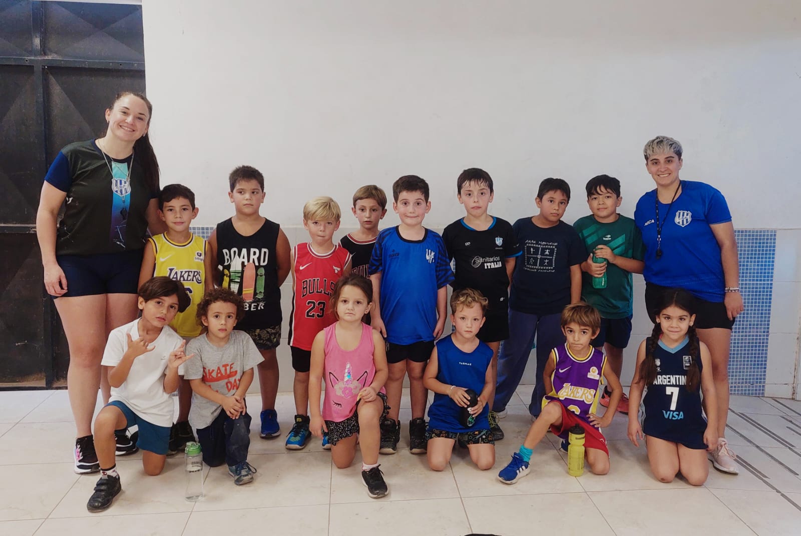 La Escuela de básquet del Club Deportivo Argentino