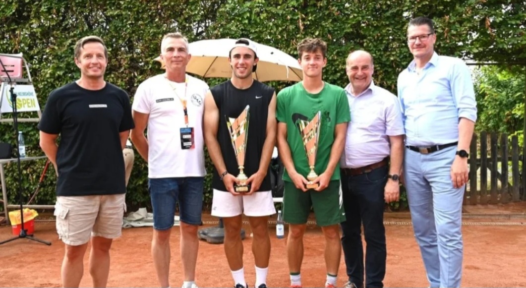 Tenis