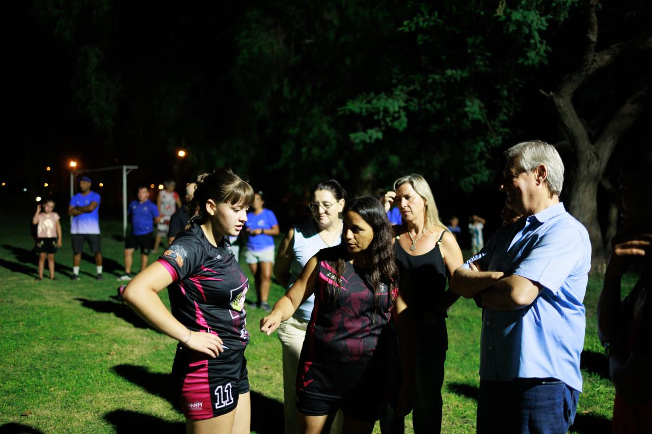 Gladiadores futsal. playón con luz