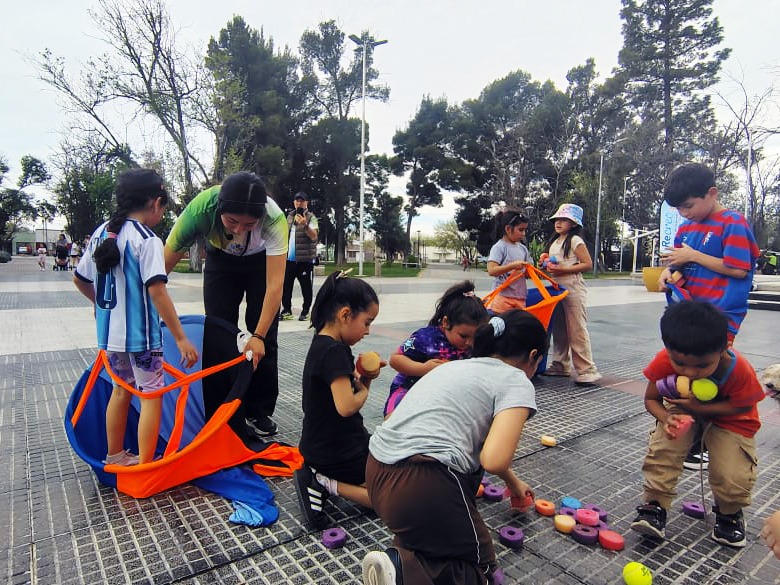 Recreo debutó con una tarde de juegos en Pueblo Diamante
