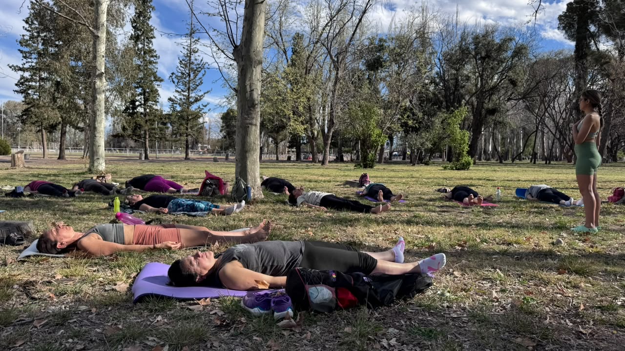 Yoga se sumó a los sábados de súper acción deportiva en el Poli 1